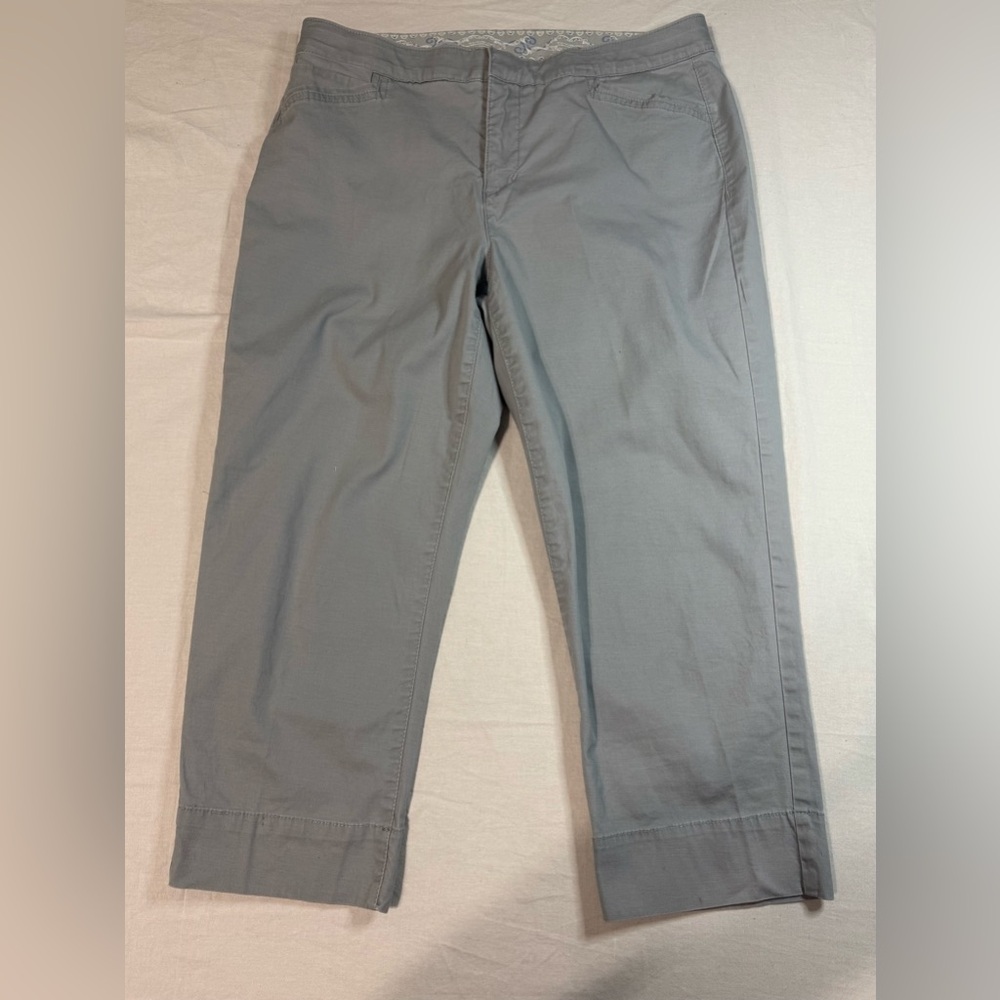 Bandolino  Maureen Capris  pants in gray  comfort waistband size 4
